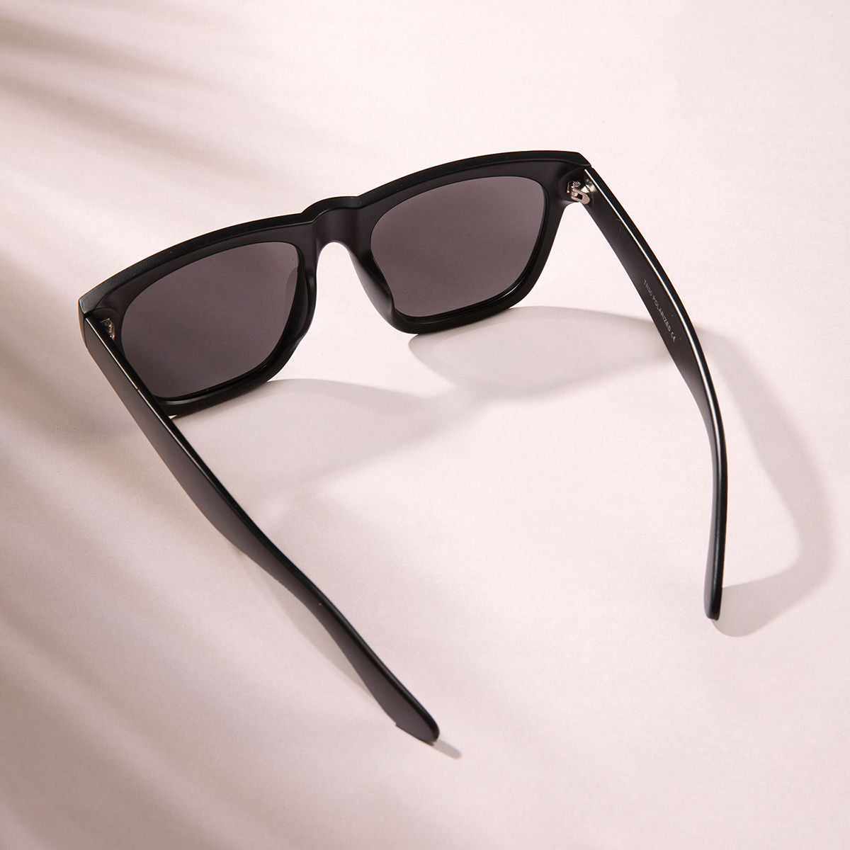 Casual Black Rimmed Wayfarer Sunglass